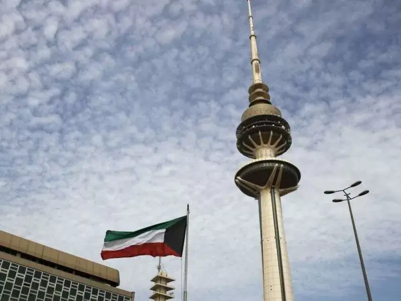 عاصمة الكويت فيها مقر الحكومة و البنوك